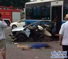 南京一路口发生多车相撞事故 2人当场死亡 - 响